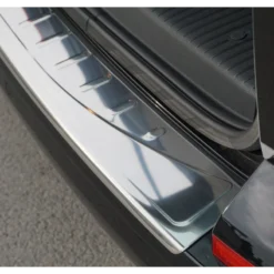 OMAC Protection Seuil De Coffre Inox MB Vito W638 -Tout pour l’Extérieur omac protection seuil de coffre inox mb vito w638 3